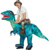 deguisement assis sur un dinosaure